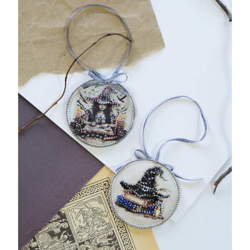 Набір для вишивання бісером інтер'єрної прикраси на художньому полотні "Зачарую"